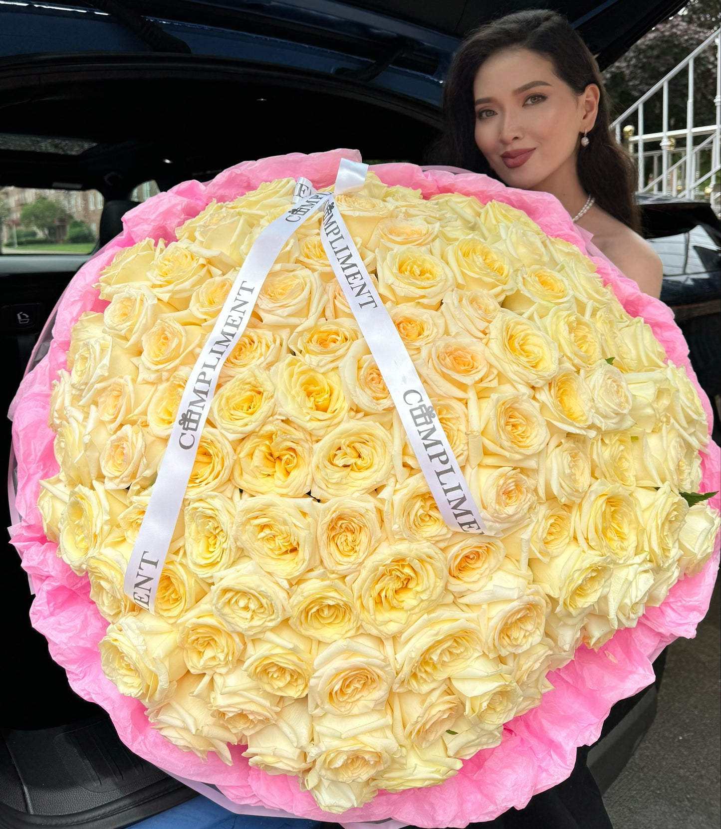 101 CANDLELIGHT ROSES
