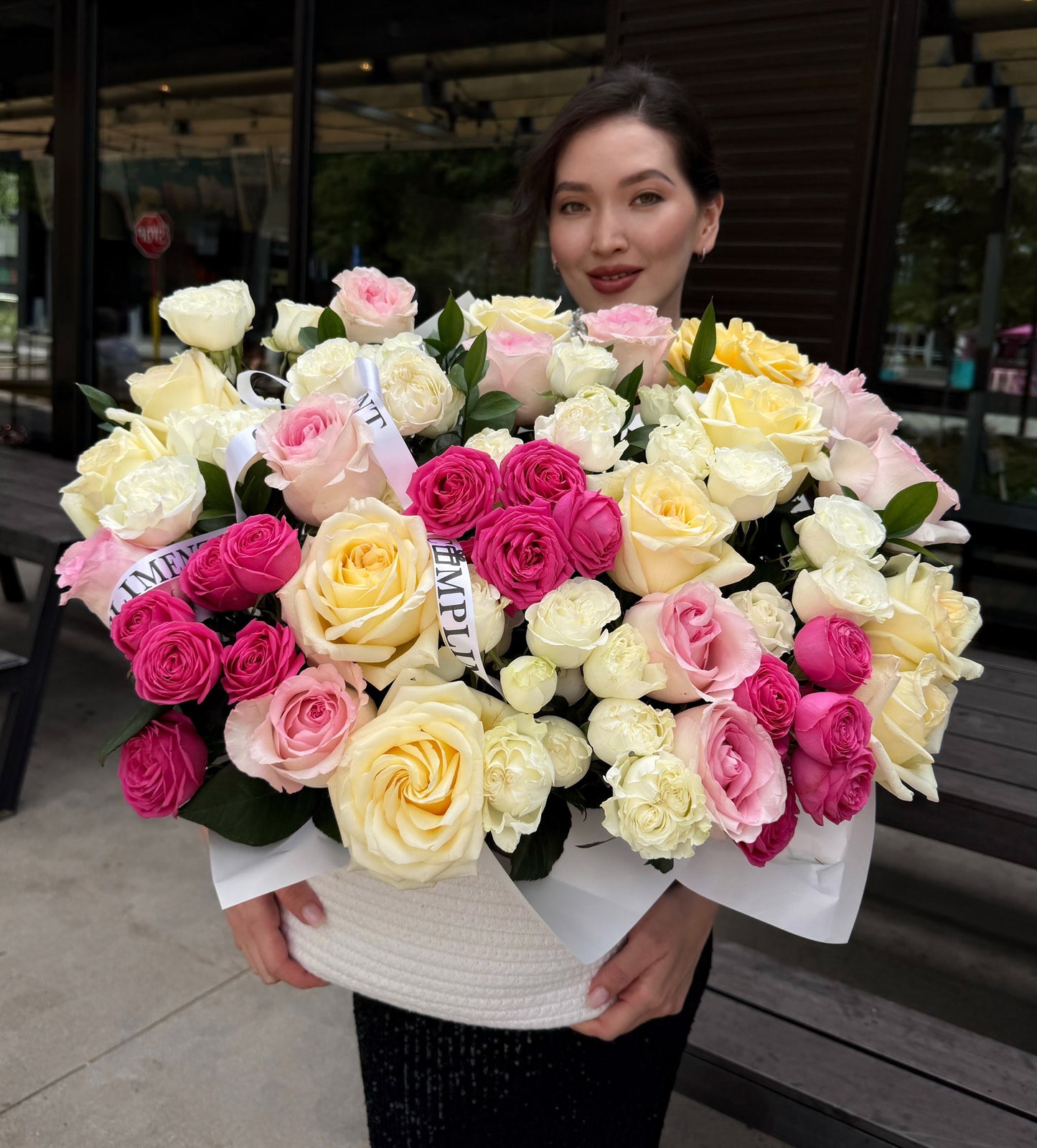 “COMPLIMENT” BASKET/ M