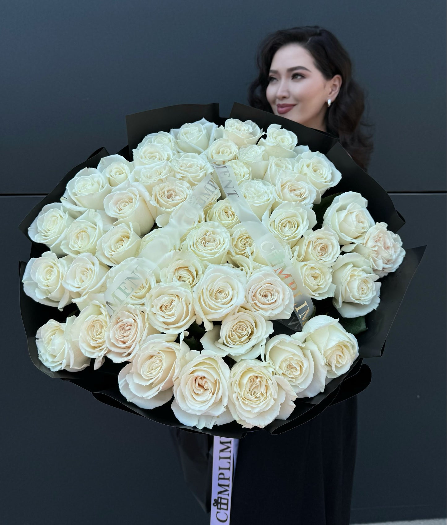 51 WHITE ROSES