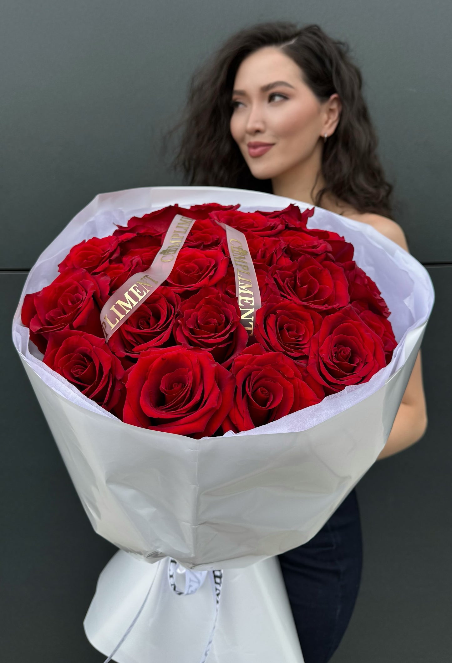 25 RED ROSES