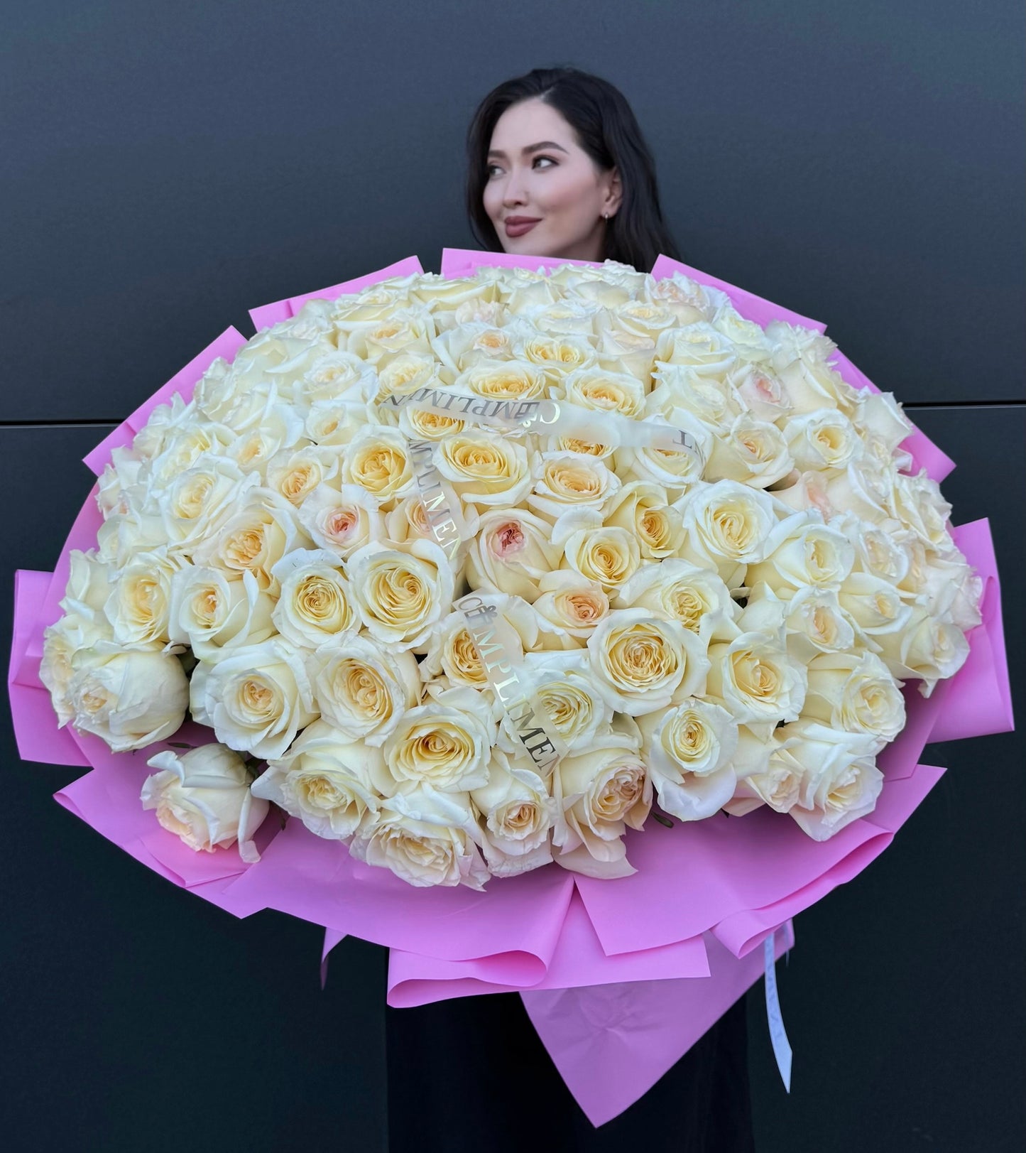 100 ROSES PEONY WHITE