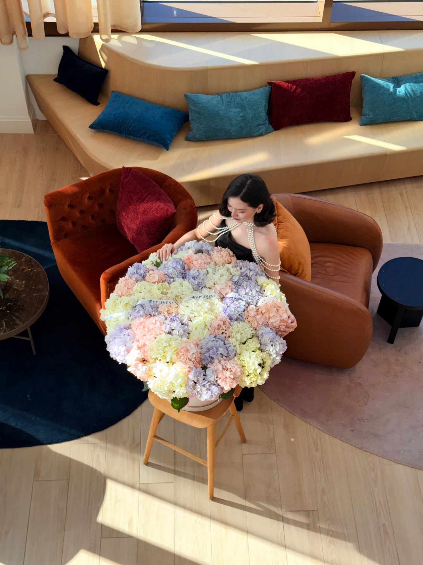 BOX OF HYDRANGEAS/ XL
