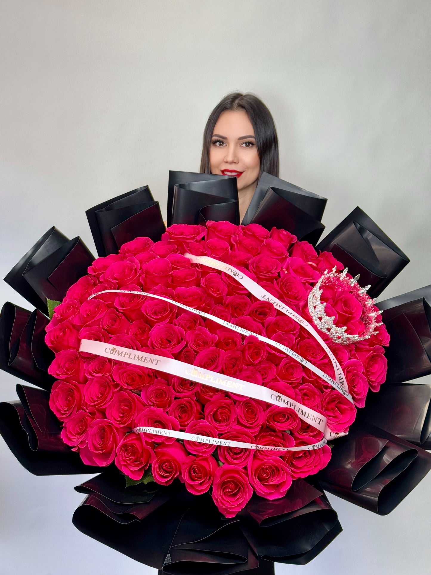 101 HOT PINK ROSES & CROWN