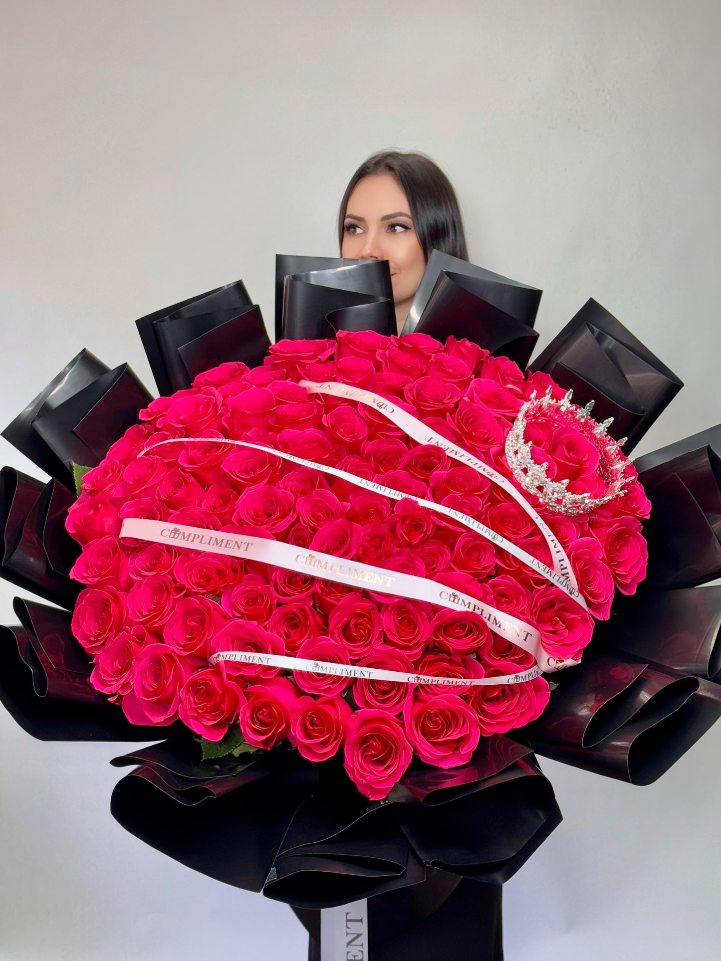 101 HOT PINK ROSES & CROWN