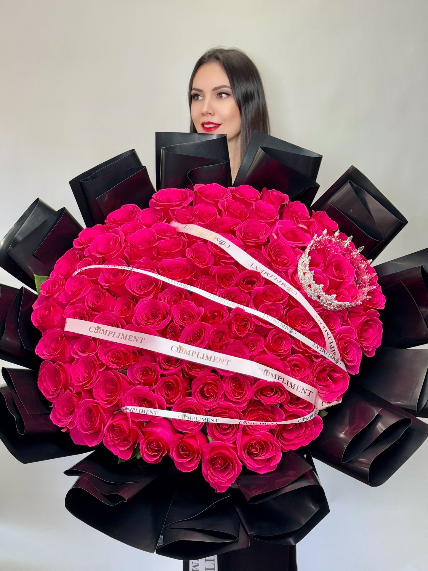 101 HOT PINK ROSES & CROWN