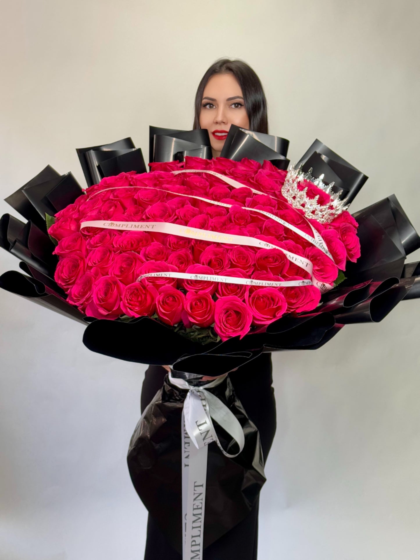 101 HOT PINK ROSES & CROWN