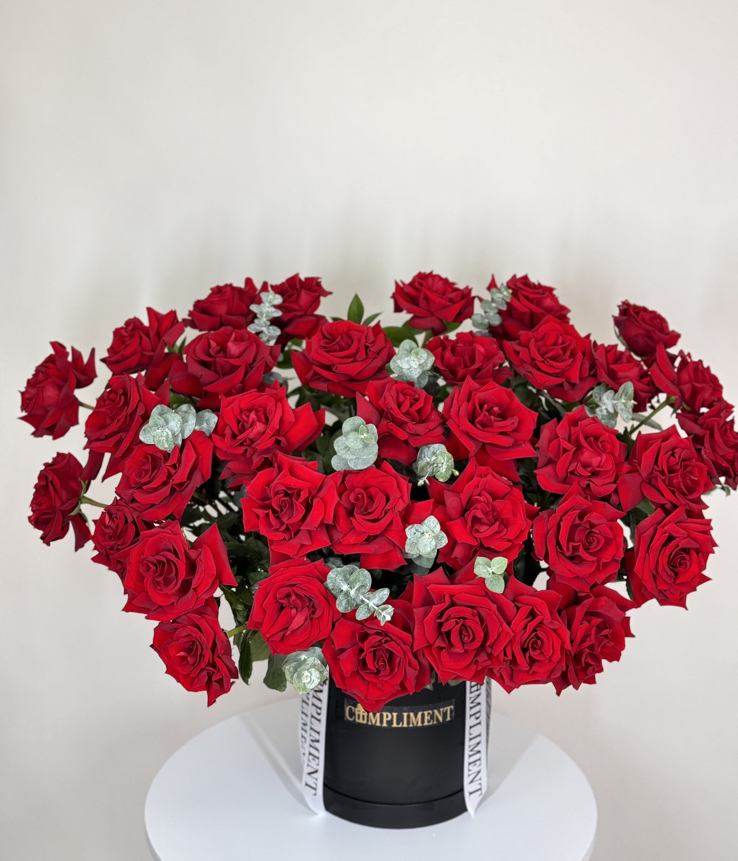 LOVELY/ RED