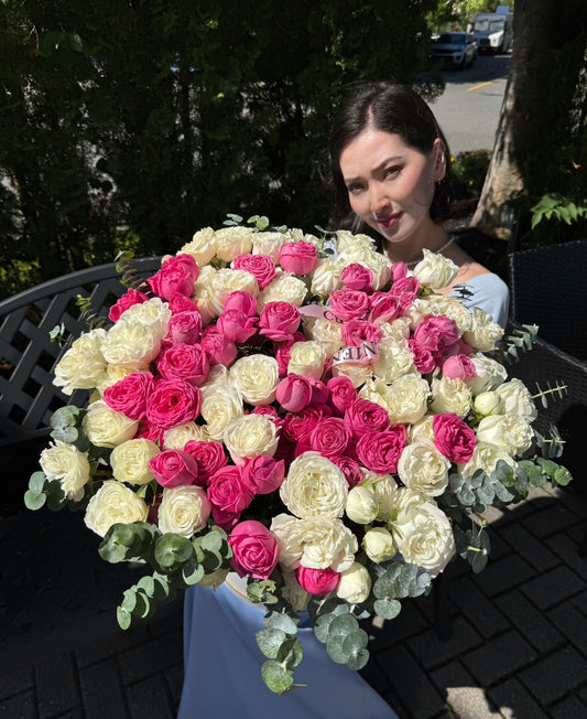 BOX/ PEONY SPRAY ROSES