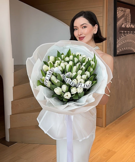 50 WHITE TULIPS