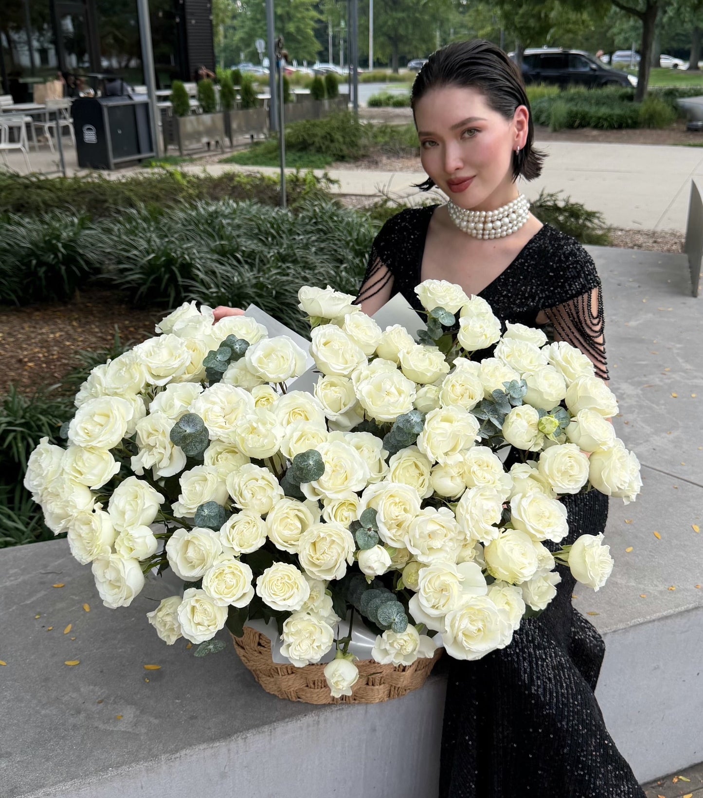 M/ WHITE PEONY SPRAY ROSES