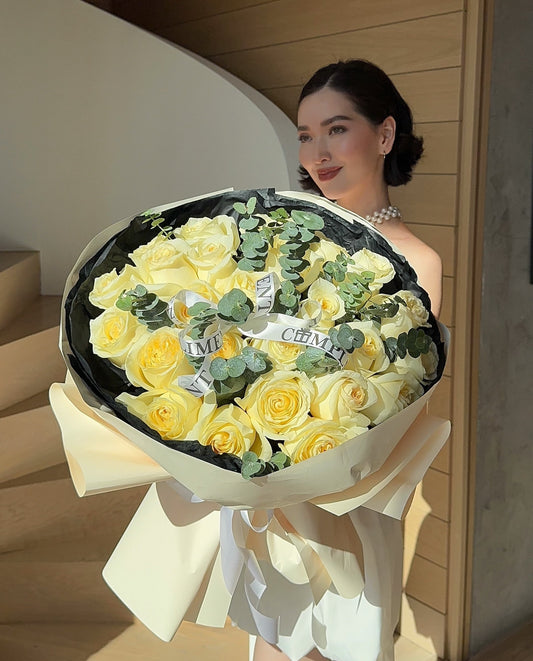 25 CANDLE ROSES
