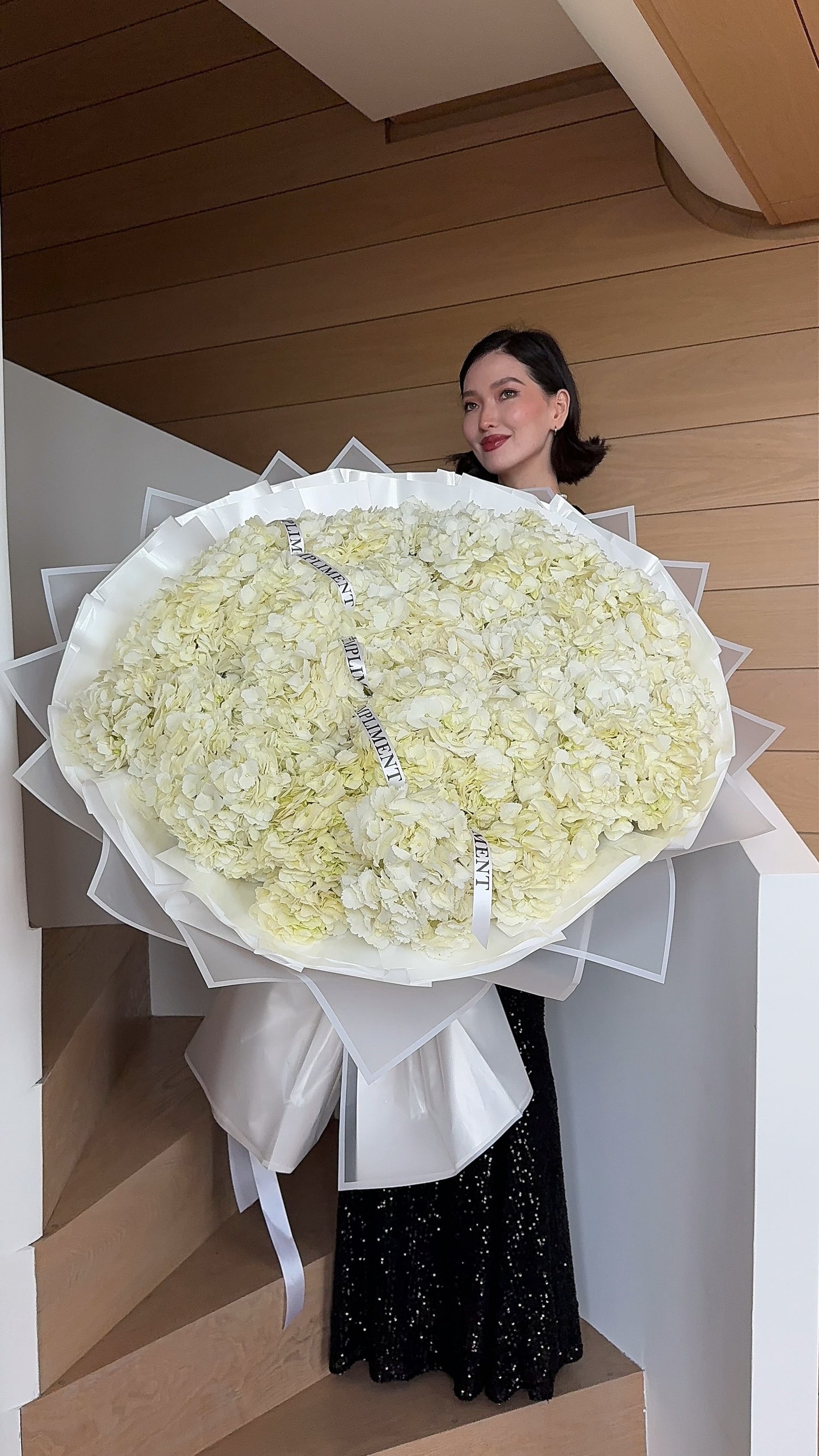 XL WHITE HYDRANGEAS
