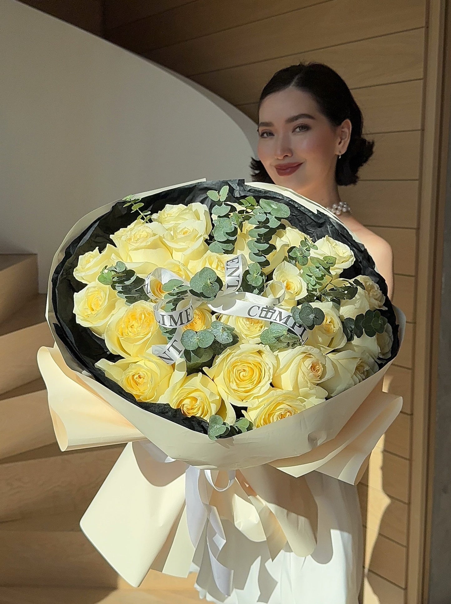 25 CANDLE ROSES