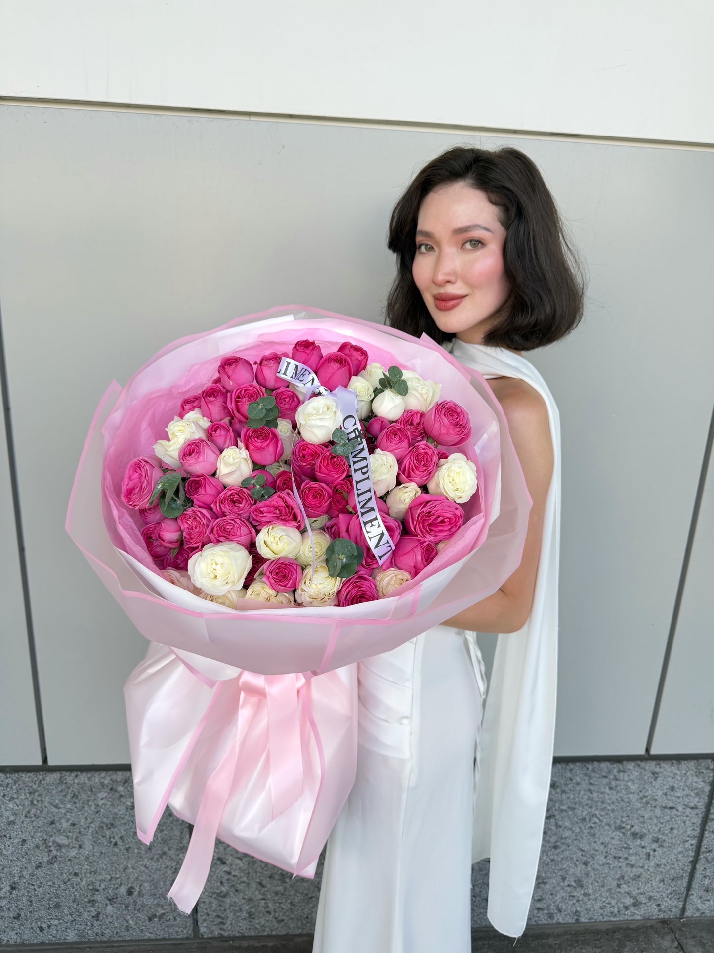 MIX PEONY SPRAY ROSES/ M SIZE