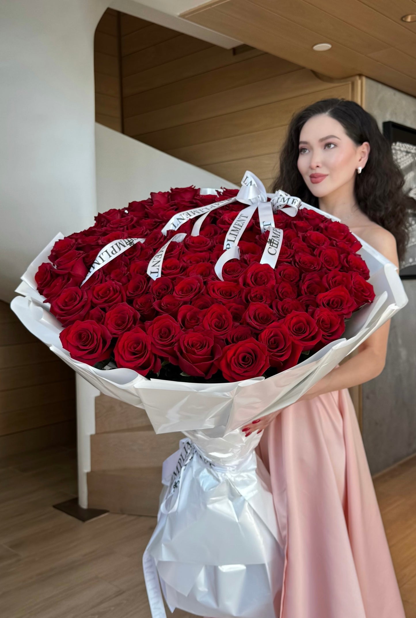 100 ROSES RED