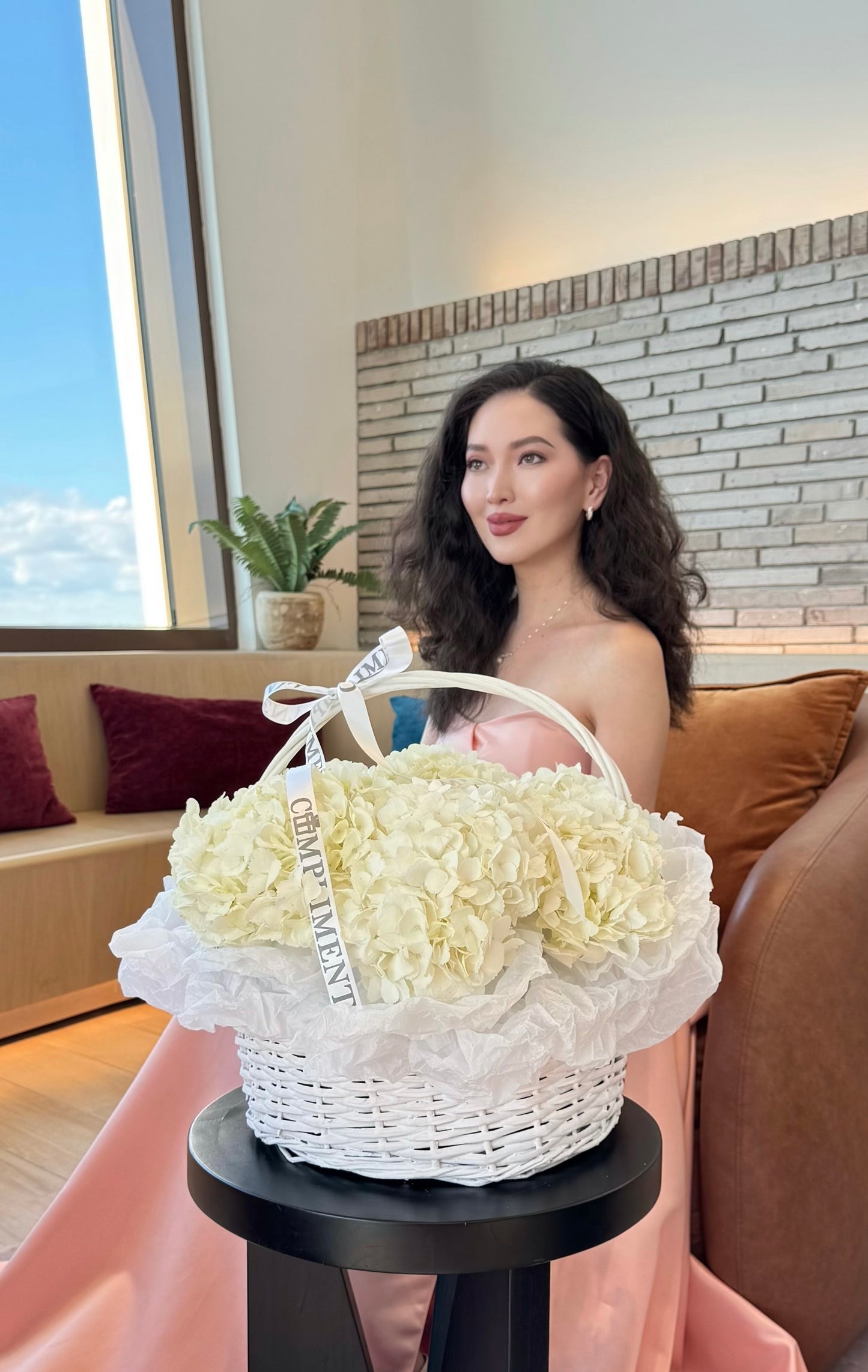 BASKET/ WHITE HYDRANGEAS