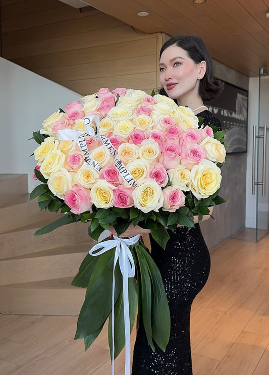 51 MIX ROSES WITH GREENS