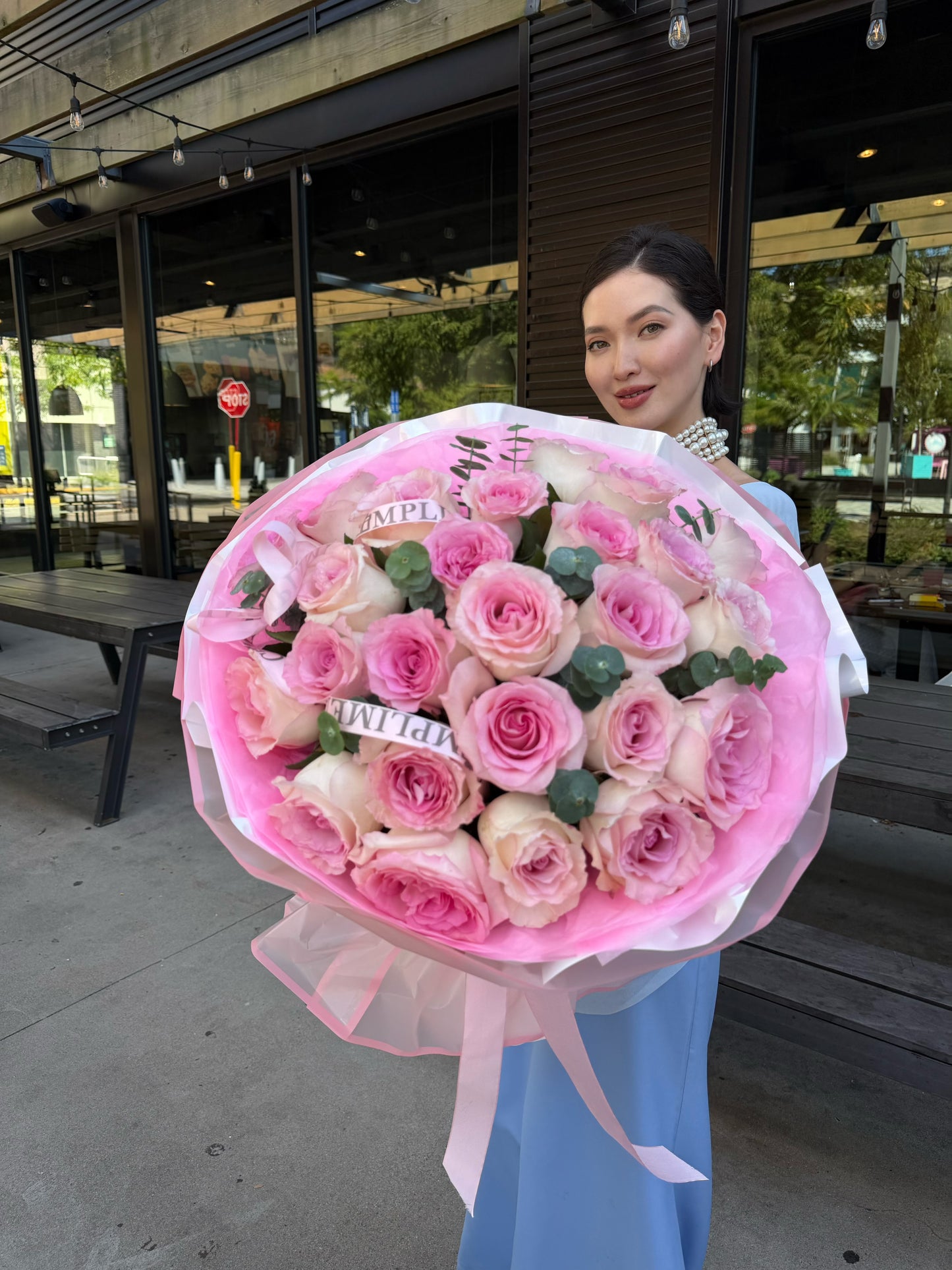 25 PINK ROSES
