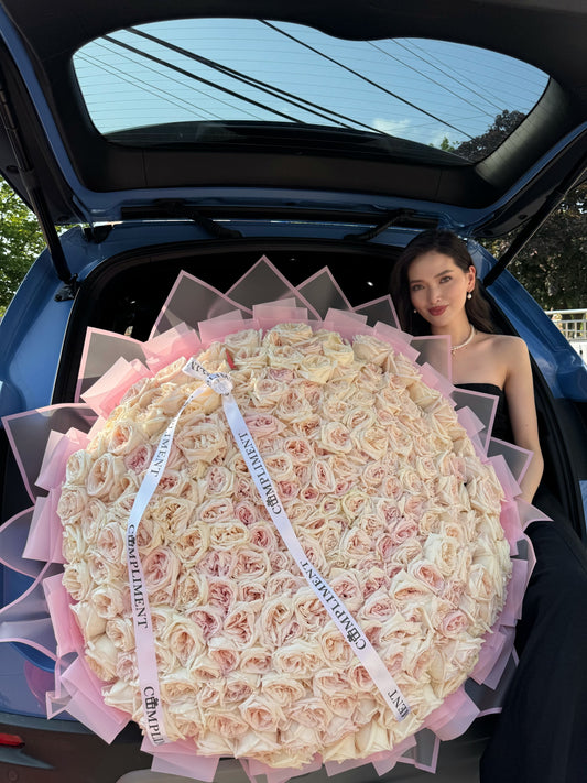 251 WHITE PEONY ROSES