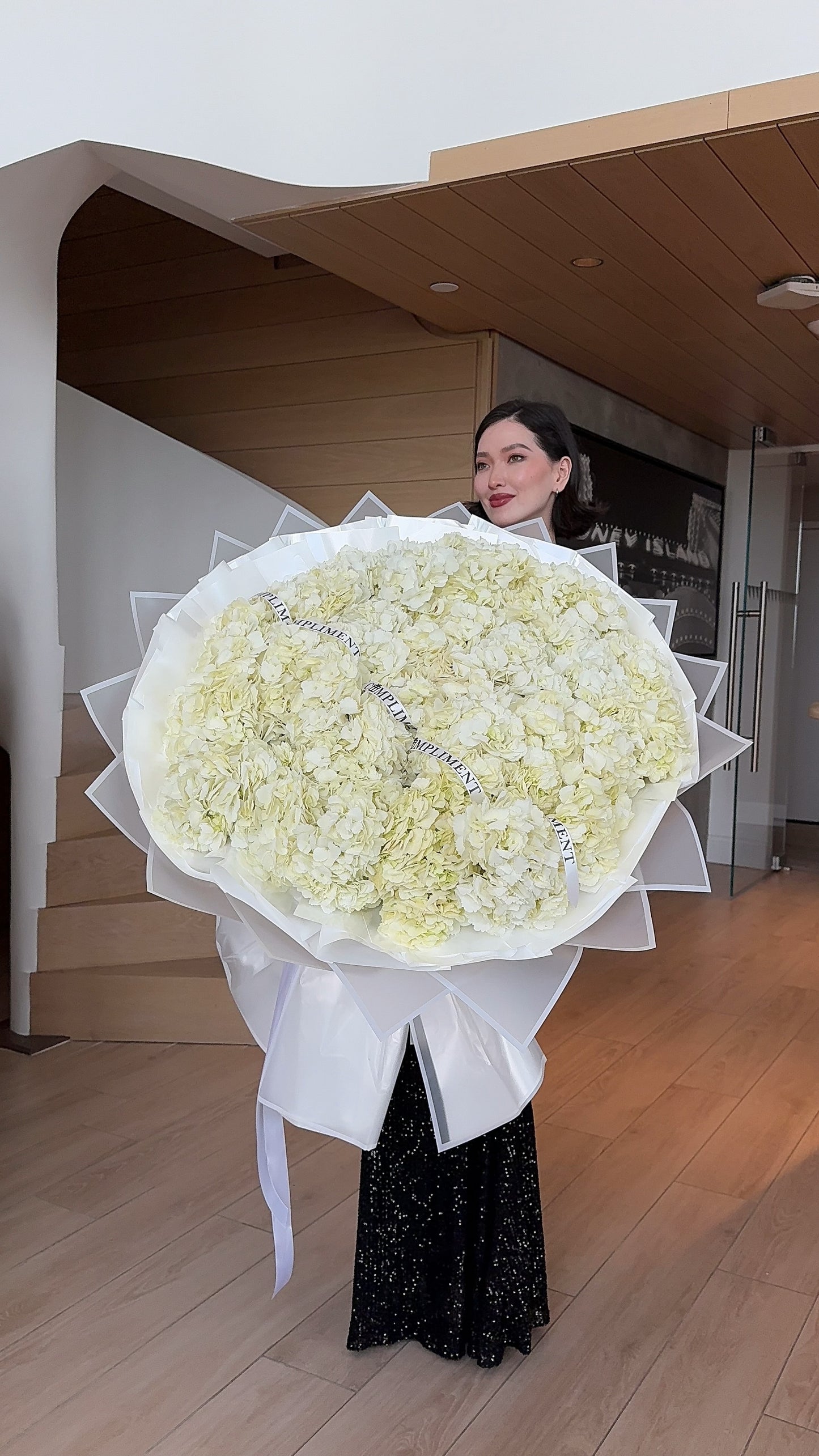 XL WHITE HYDRANGEAS