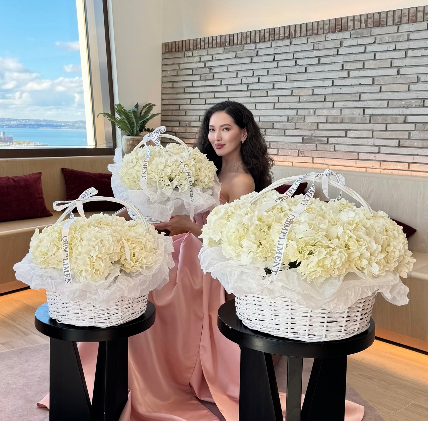 S/BASKET WHITE HYDRANGEAS