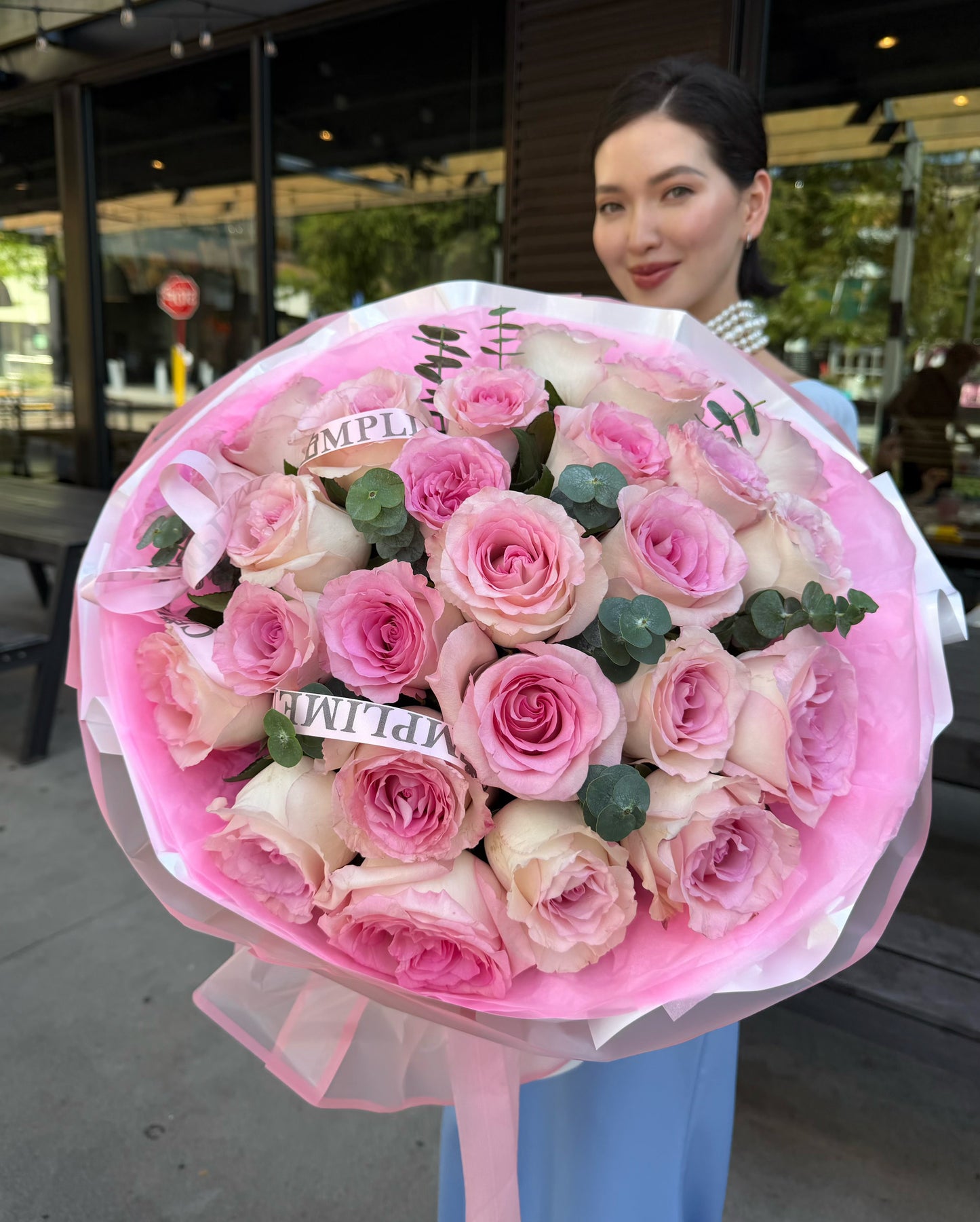 25 PINK ROSES