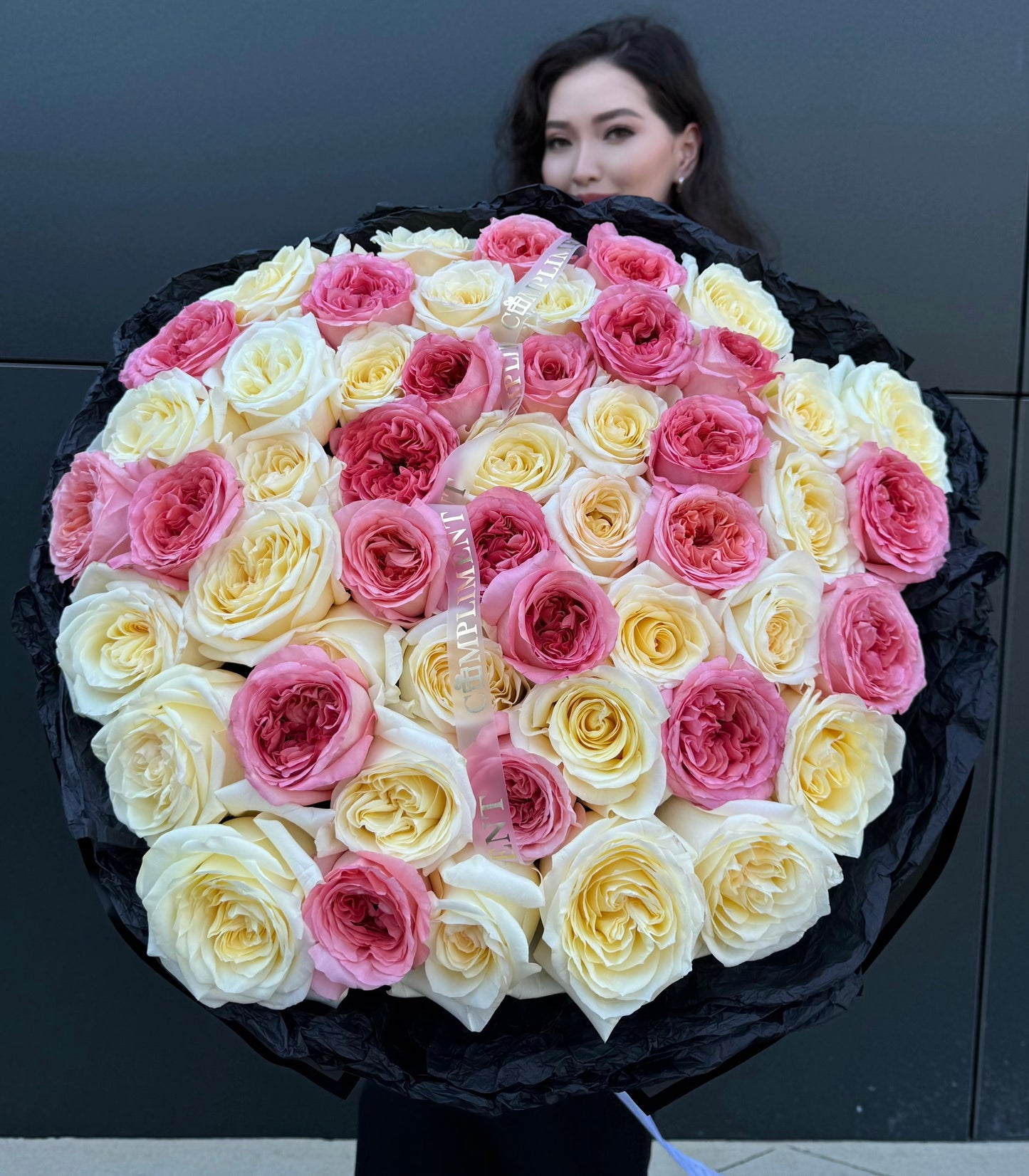 51 PEONY ROSES MIX BLACK PAPER