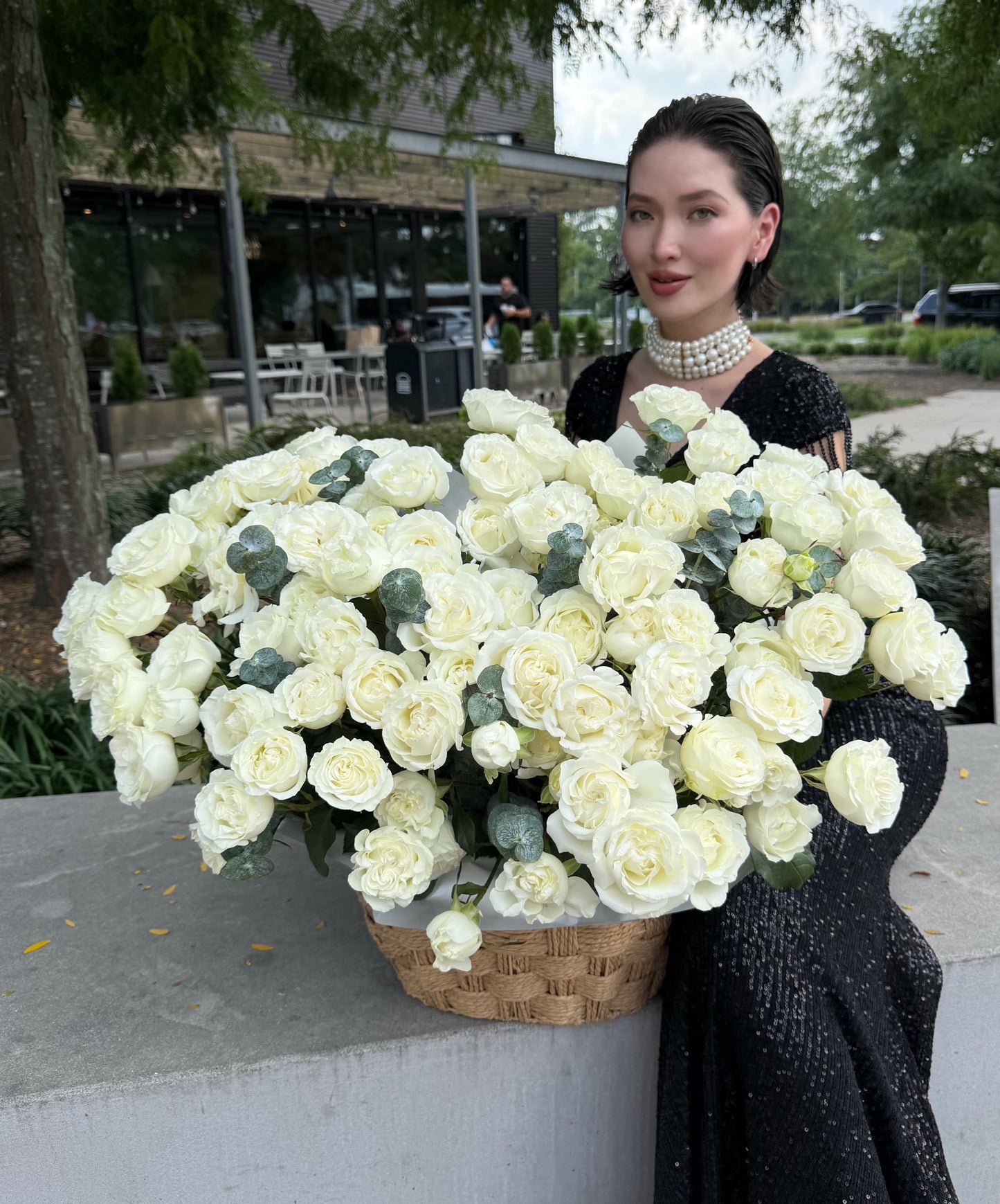 M/ WHITE PEONY SPRAY ROSES