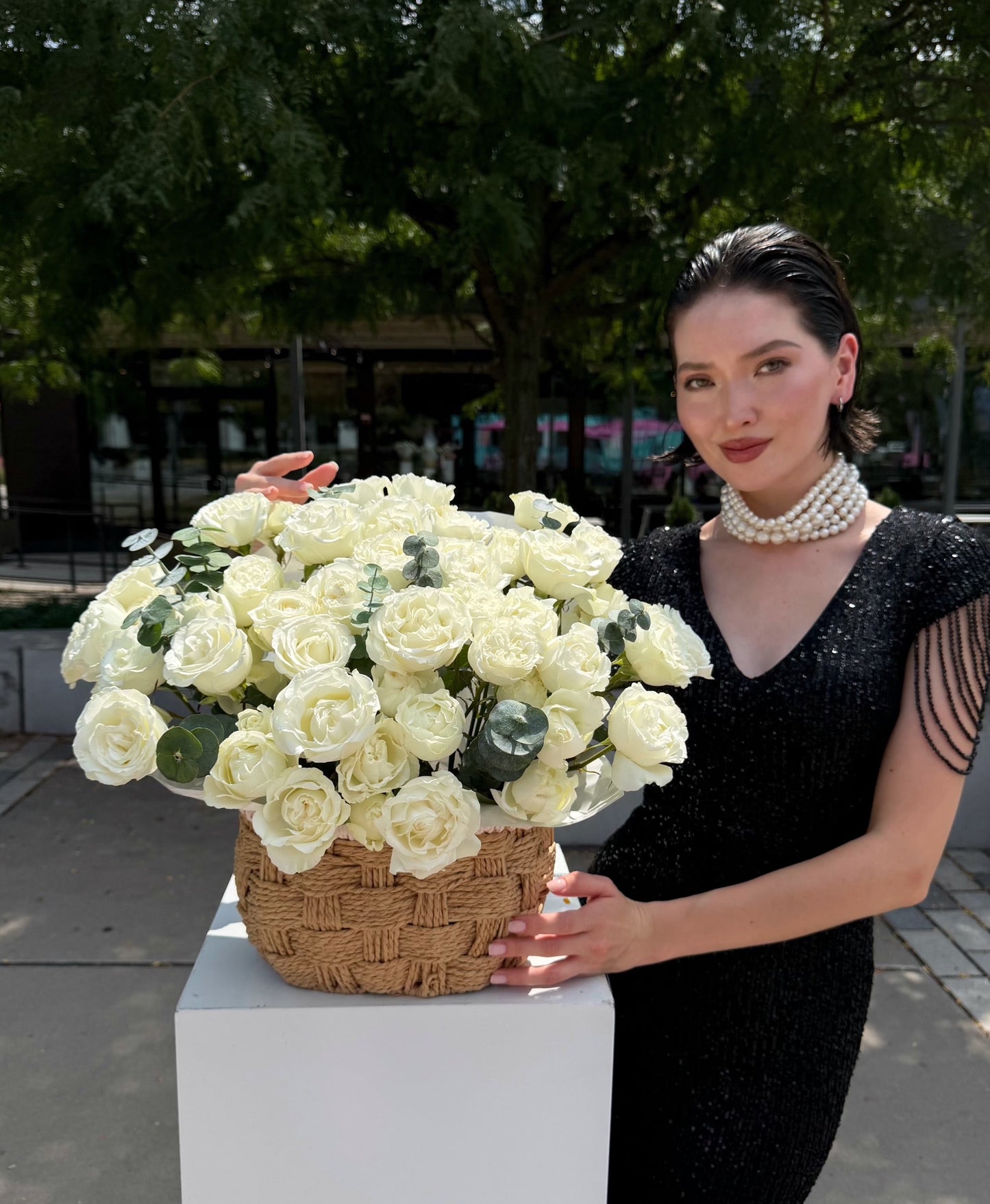 S/ WHITE PEONY SPRAY ROSES