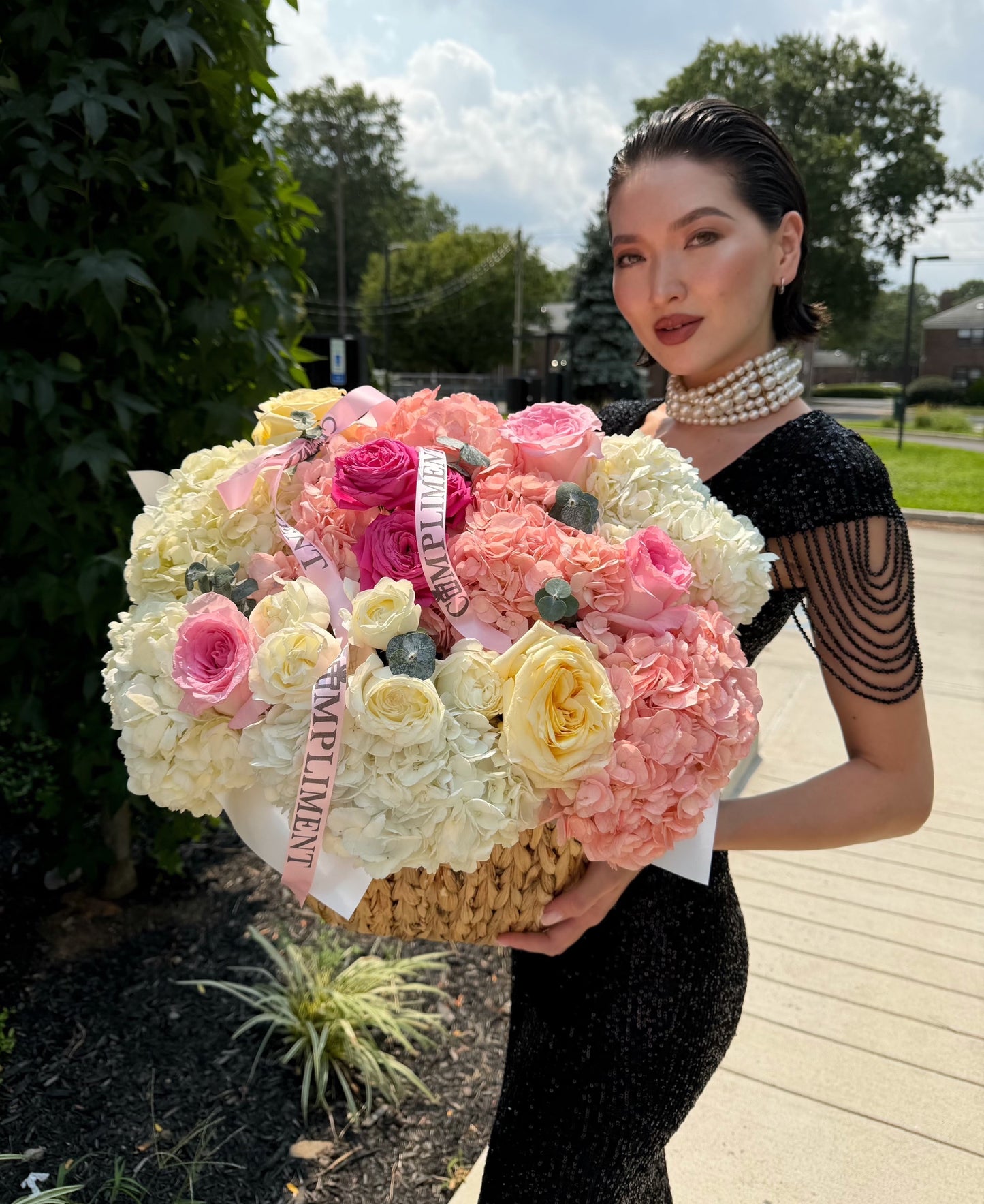 COMPLIMENT BASKET/ S