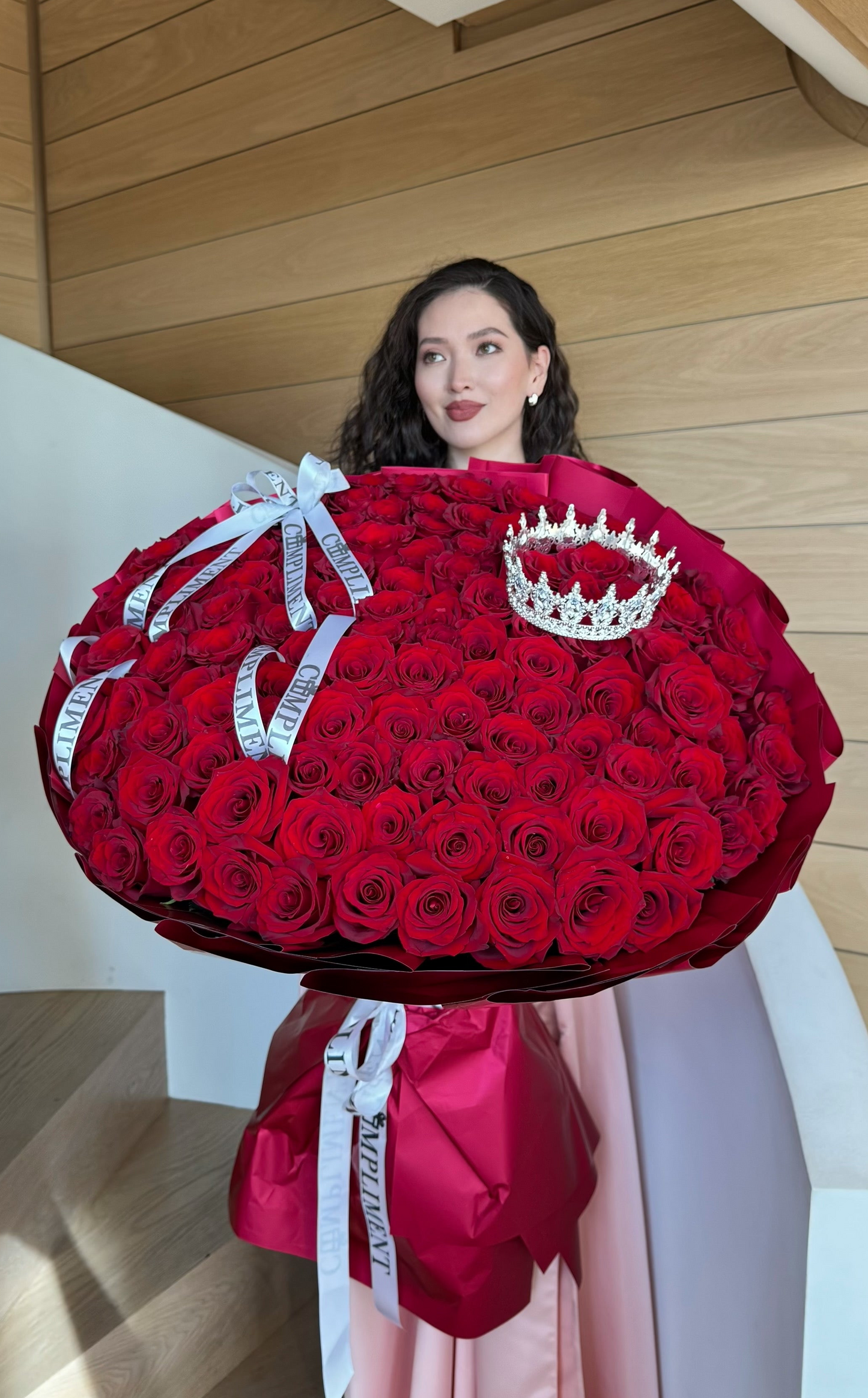 100 ROSES RED&CROWN