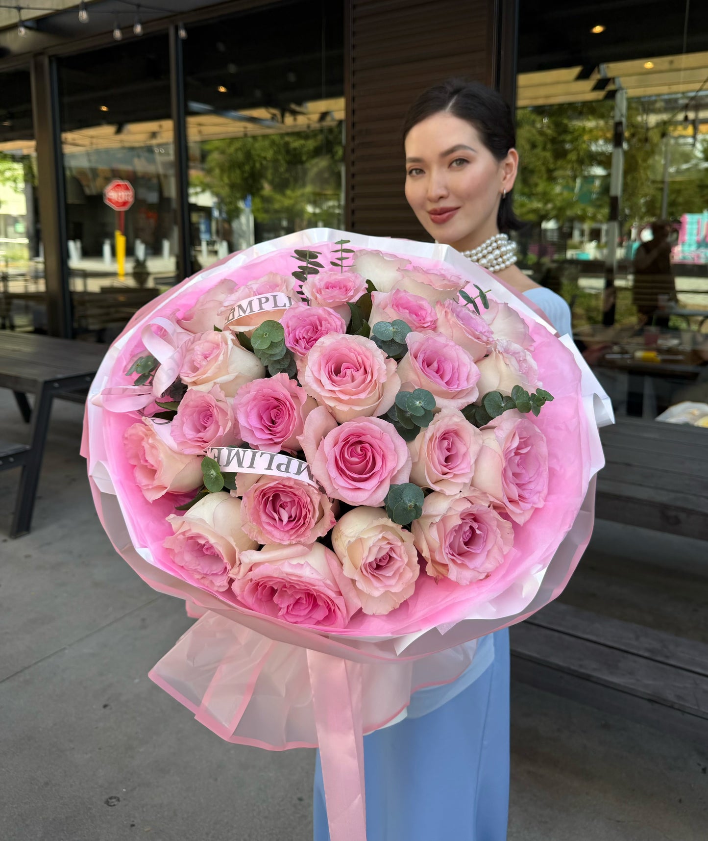 25 PINK ROSES