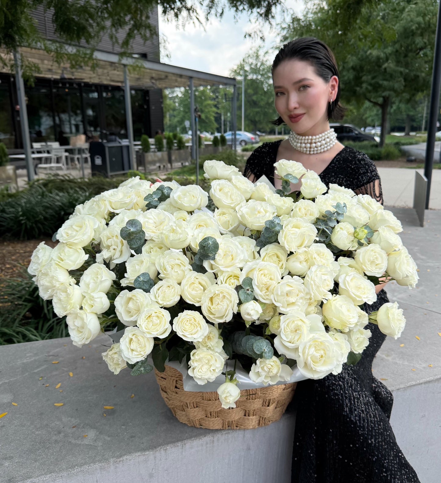M/ WHITE PEONY SPRAY ROSES
