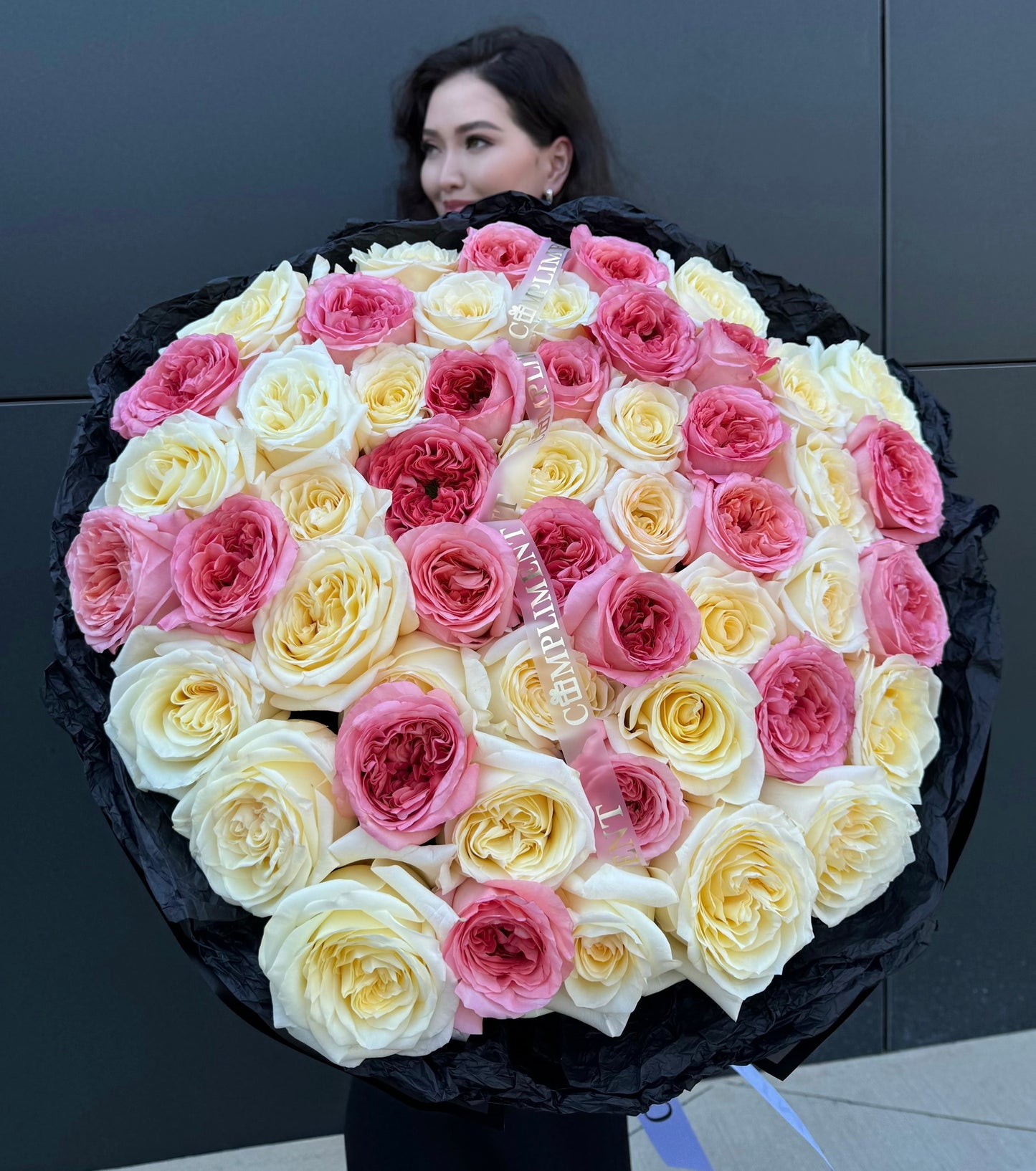 51 PEONY ROSES MIX BLACK PAPER