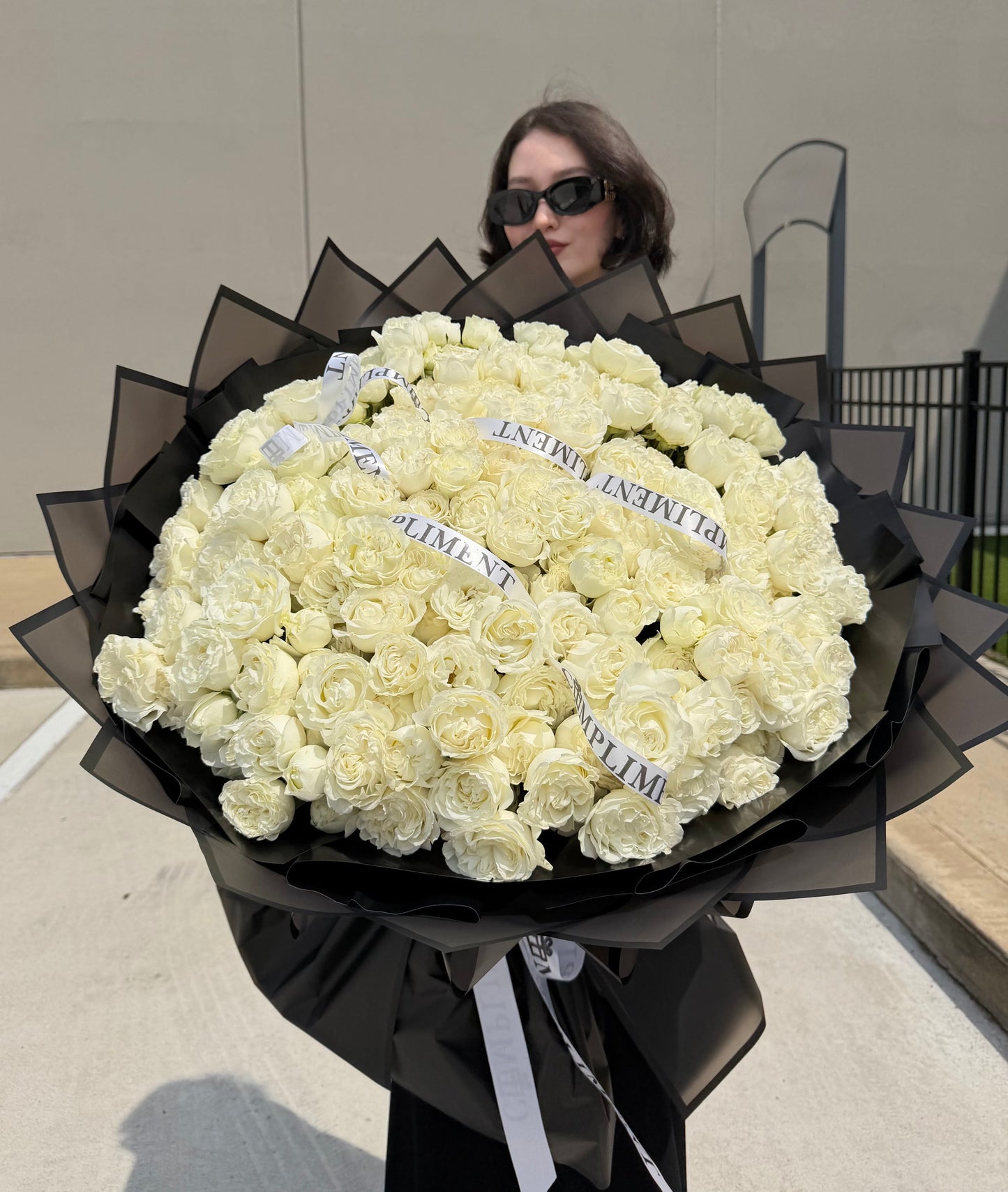 WHITE SWAN BOUQUET/ XL