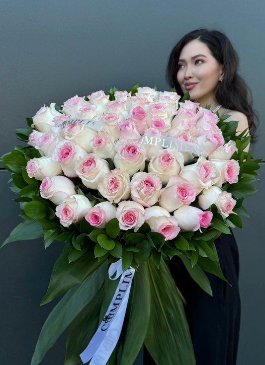51 ROSES PINK&GREENS