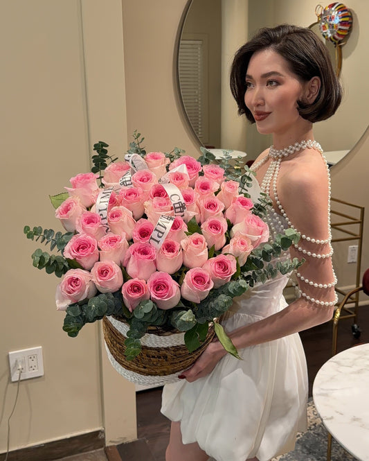 35 PINK ROSES IN A BASKET