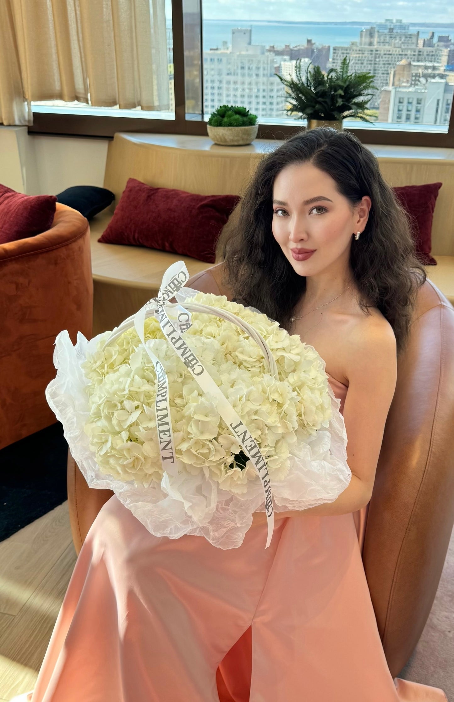 BASKET/ WHITE HYDRANGEAS