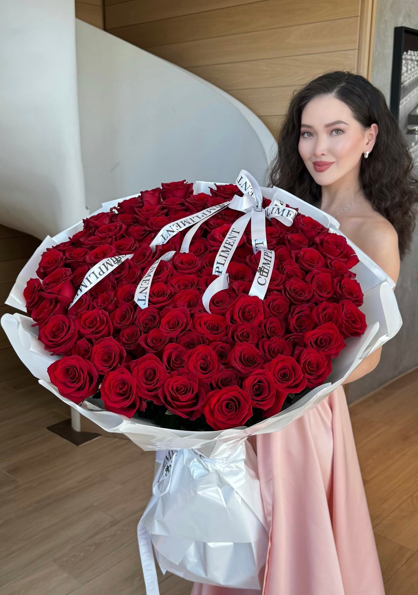100 ROSES RED