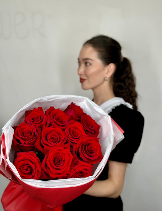 DOZEN OF ROSES