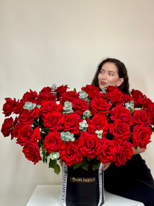 LOVELY/ RED